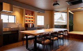 古今 天下茶屋 With A Private Parking Lot And A Half Open-Air Bath And Direct To Kix